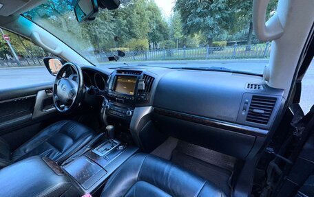 Toyota Land Cruiser 200, 2011 год, 3 190 000 рублей, 29 фотография