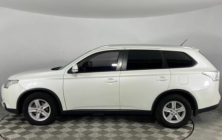 Mitsubishi Outlander III рестайлинг 3, 2014 год, 1 420 000 рублей, 8 фотография