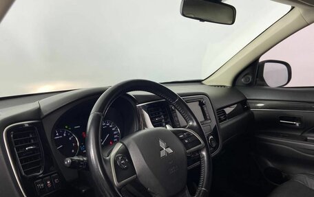 Mitsubishi Outlander III рестайлинг 3, 2014 год, 1 420 000 рублей, 9 фотография