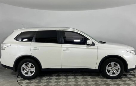 Mitsubishi Outlander III рестайлинг 3, 2014 год, 1 420 000 рублей, 4 фотография