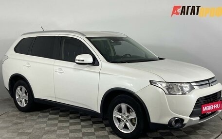 Mitsubishi Outlander III рестайлинг 3, 2014 год, 1 420 000 рублей, 3 фотография