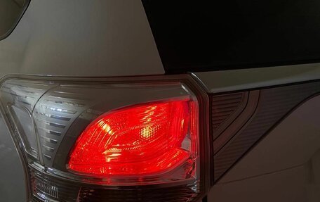 Mitsubishi Outlander III рестайлинг 3, 2014 год, 1 420 000 рублей, 27 фотография