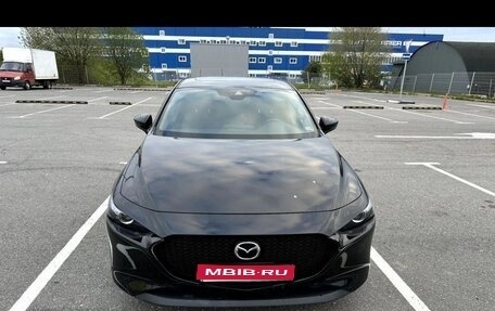 Mazda 3, 2021 год, 2 400 000 рублей, 1 фотография