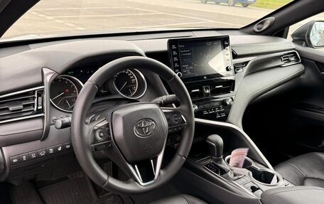 Toyota Camry, 2021 год, 2 800 000 рублей, 8 фотография