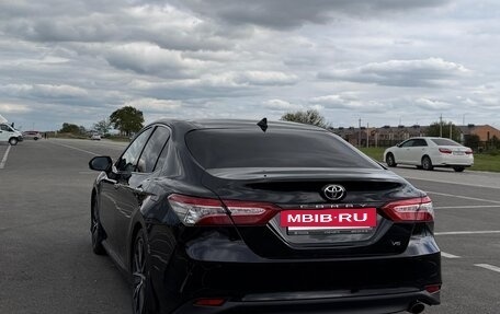 Toyota Camry, 2021 год, 2 800 000 рублей, 4 фотография