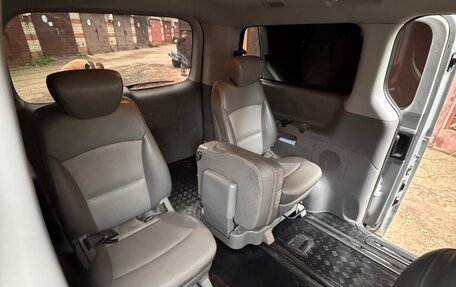 Hyundai Grand Starex Grand Starex I рестайлинг 2, 2010 год, 1 300 000 рублей, 12 фотография