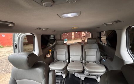 Hyundai Grand Starex Grand Starex I рестайлинг 2, 2010 год, 1 300 000 рублей, 13 фотография