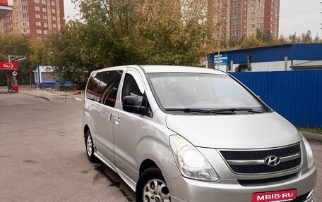 Hyundai Grand Starex Grand Starex I рестайлинг 2, 2010 год, 1 300 000 рублей, 2 фотография