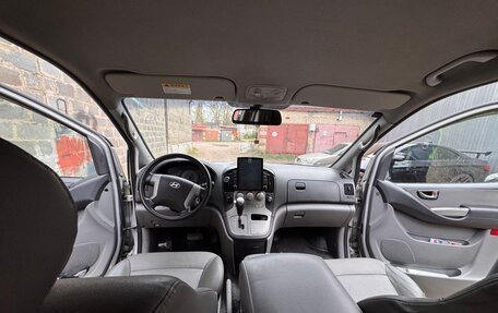 Hyundai Grand Starex Grand Starex I рестайлинг 2, 2010 год, 1 300 000 рублей, 16 фотография