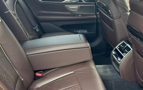 BMW 7 серия, 2019 год, 5 500 000 рублей, 8 фотография