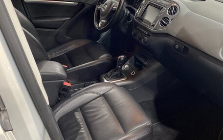 Volkswagen Tiguan I, 2016 год, 1 999 000 рублей, 2 фотография