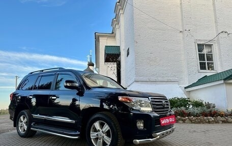 Toyota Land Cruiser 200, 2013 год, 2 850 000 рублей, 2 фотография