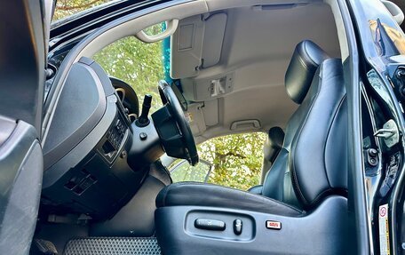 Toyota Land Cruiser 200, 2013 год, 2 850 000 рублей, 21 фотография