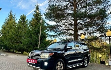 Toyota Land Cruiser 200, 2013 год, 2 850 000 рублей, 29 фотография