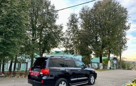 Toyota Land Cruiser 200, 2013 год, 2 850 000 рублей, 32 фотография