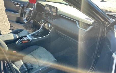 Toyota RAV4, 2024 год, 3 800 000 рублей, 11 фотография