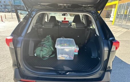 Toyota RAV4, 2024 год, 3 800 000 рублей, 10 фотография