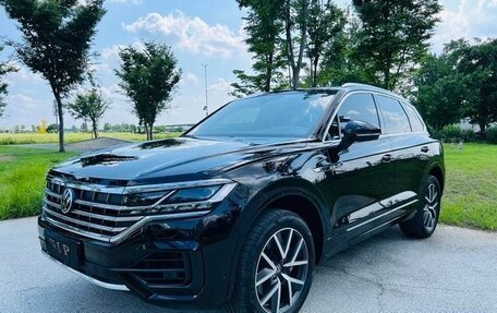Volkswagen Touareg III, 2022 год, 4 990 000 рублей, 3 фотография