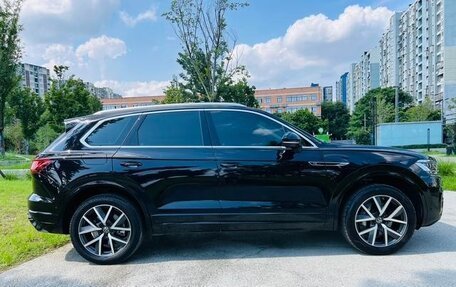Volkswagen Touareg III, 2022 год, 4 990 000 рублей, 8 фотография