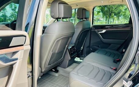 Volkswagen Touareg III, 2022 год, 4 990 000 рублей, 13 фотография
