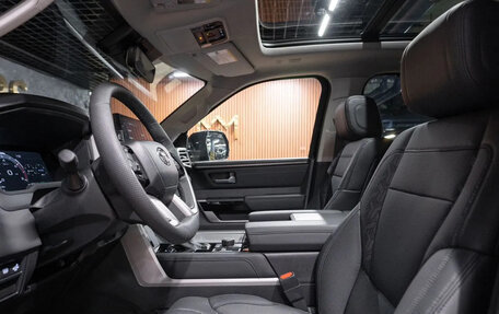 Toyota Sequoia, 2024 год, 11 290 000 рублей, 13 фотография