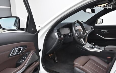 BMW 3 серия, 2021 год, 2 900 000 рублей, 10 фотография