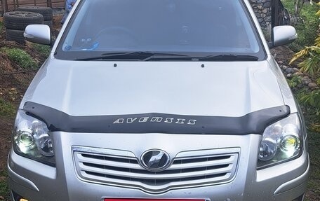 Toyota Avensis III рестайлинг, 2006 год, 850 000 рублей, 1 фотография