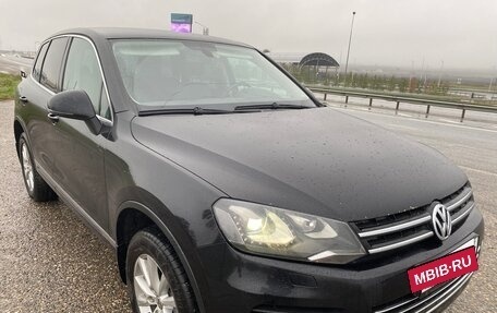 Volkswagen Touareg III, 2011 год, 1 850 000 рублей, 2 фотография