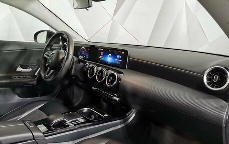 Mercedes-Benz CLA, 2019 год, 2 145 000 рублей, 10 фотография