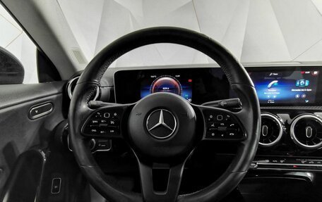 Mercedes-Benz CLA, 2019 год, 2 145 000 рублей, 16 фотография