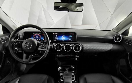 Mercedes-Benz CLA, 2019 год, 2 145 000 рублей, 11 фотография