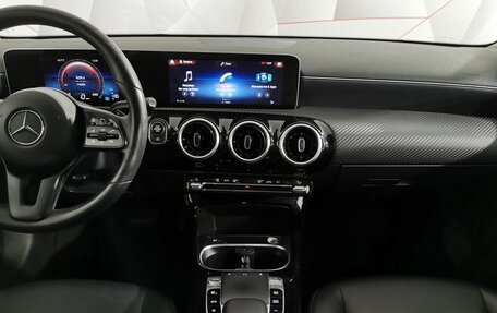 Mercedes-Benz CLA, 2019 год, 2 145 000 рублей, 12 фотография