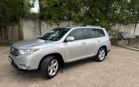 Toyota Highlander III, 2012 год, 2 250 000 рублей, 2 фотография
