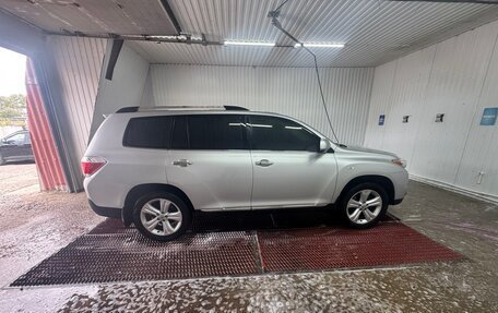 Toyota Highlander III, 2012 год, 2 250 000 рублей, 9 фотография