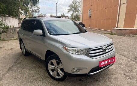 Toyota Highlander III, 2012 год, 2 250 000 рублей, 6 фотография