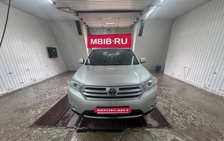 Toyota Highlander III, 2012 год, 2 250 000 рублей, 15 фотография