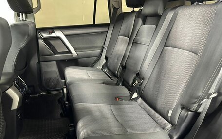 Toyota Land Cruiser Prado 150 рестайлинг 2, 2019 год, 4 450 000 рублей, 14 фотография