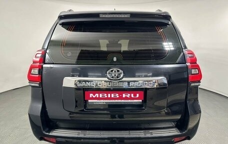 Toyota Land Cruiser Prado 150 рестайлинг 2, 2019 год, 4 450 000 рублей, 6 фотография