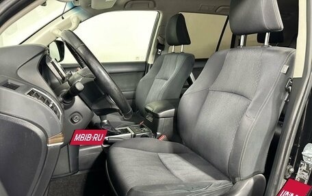 Toyota Land Cruiser Prado 150 рестайлинг 2, 2019 год, 4 450 000 рублей, 13 фотография