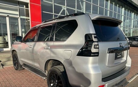 Toyota Land Cruiser Prado 150 рестайлинг 2, 2021 год, 5 190 000 рублей, 7 фотография