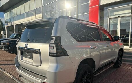 Toyota Land Cruiser Prado 150 рестайлинг 2, 2021 год, 5 190 000 рублей, 5 фотография