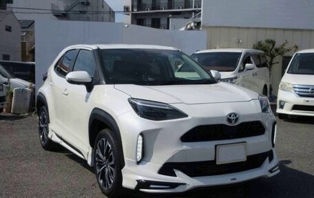 Toyota Yaris Cross, 2022 год, 1 511 000 рублей, 3 фотография