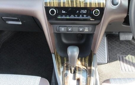 Toyota Yaris Cross, 2022 год, 1 511 000 рублей, 21 фотография