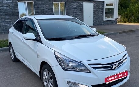 Hyundai Solaris II рестайлинг, 2016 год, 1 050 000 рублей, 2 фотография