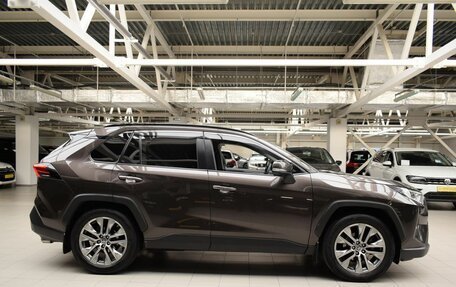 Toyota RAV4, 2020 год, 2 300 000 рублей, 8 фотография