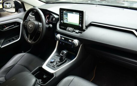 Toyota RAV4, 2020 год, 2 300 000 рублей, 18 фотография