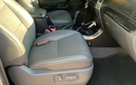 Toyota Land Cruiser Prado 120 рестайлинг, 2008 год, 2 200 000 рублей, 13 фотография