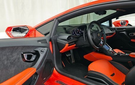 Lamborghini Huracán, 2022 год, 26 840 000 рублей, 5 фотография