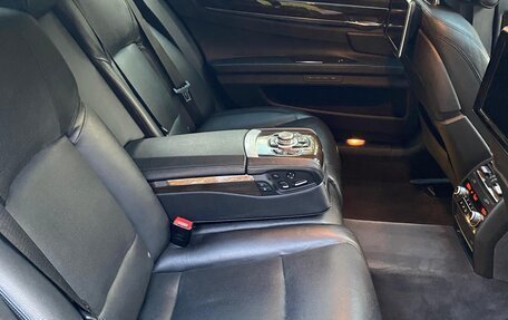 BMW 7 серия, 2012 год, 2 076 000 рублей, 26 фотография