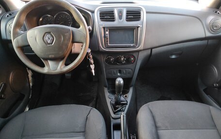 Renault Logan II, 2015 год, 370 000 рублей, 11 фотография